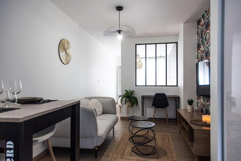 L'Escapade-Hypercentre-Parking Prive-Refait A Neuf Apartman Châteauroux Kültér fotó